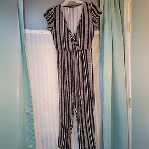 Derek Heart Jumper Black and White Stripe Size M